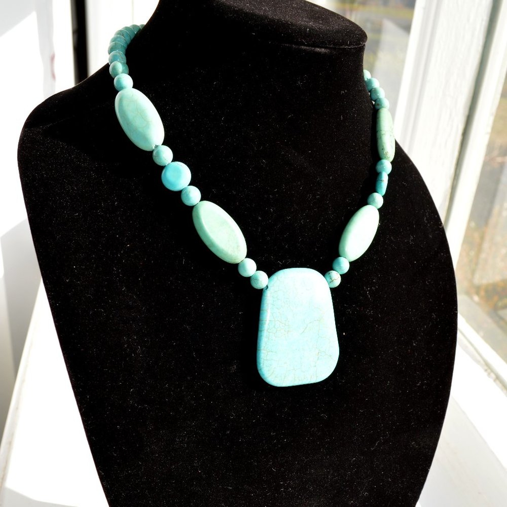 Turquoise Necklace 10"